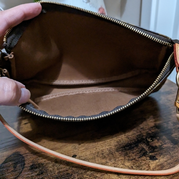 Louis Vuitton Pochette - Picture 8 of 13